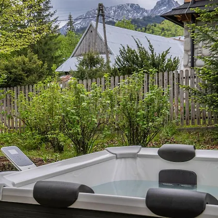 Goralski Dom Z Jacuzzi I Widokiem Na Tatry 别墅 *